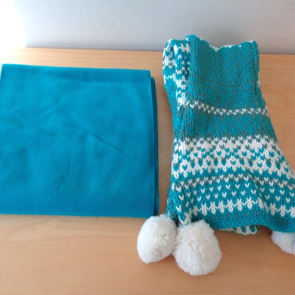 Old Navy Scarf 2 PC Set Knit FairIsle Pom Pom & Fleece Infinity Turquoise Blue - Picture 1 of 5